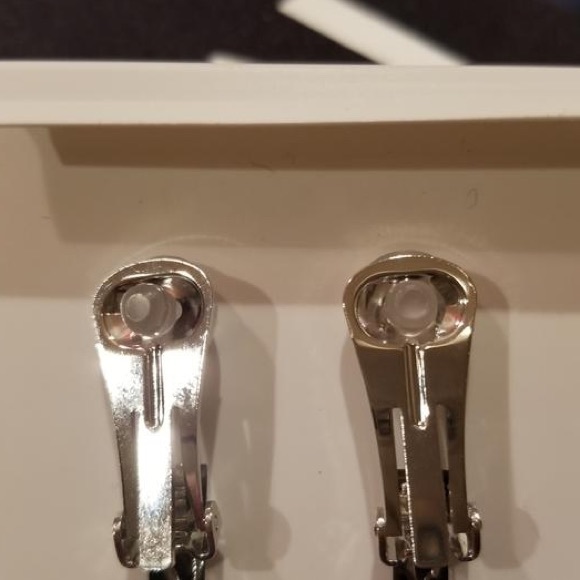 Tory Burch Pearl Silver Crystal SE Floral Earrings - Picture 7 of 8